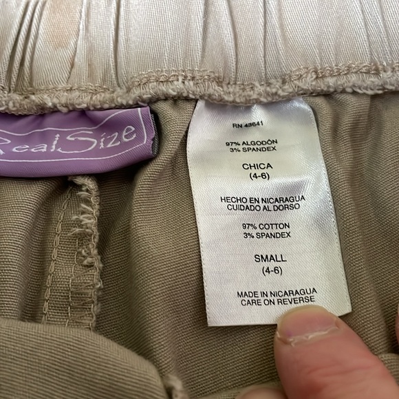 Women’s  Capris Size Small. Kaki, Green, and Green White Checkered. All for $15 - Picture 3 of 7